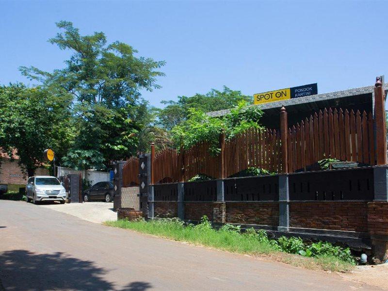 Spot On 2761 Pondok Kartini 巴拉 外观 照片